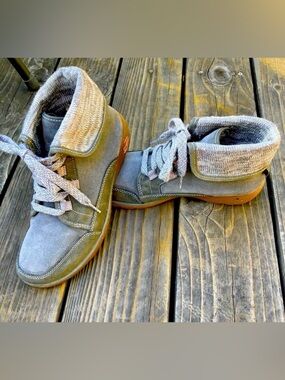 Chaco Women’s Barbary Grey Leather Boot Size US 8 EC